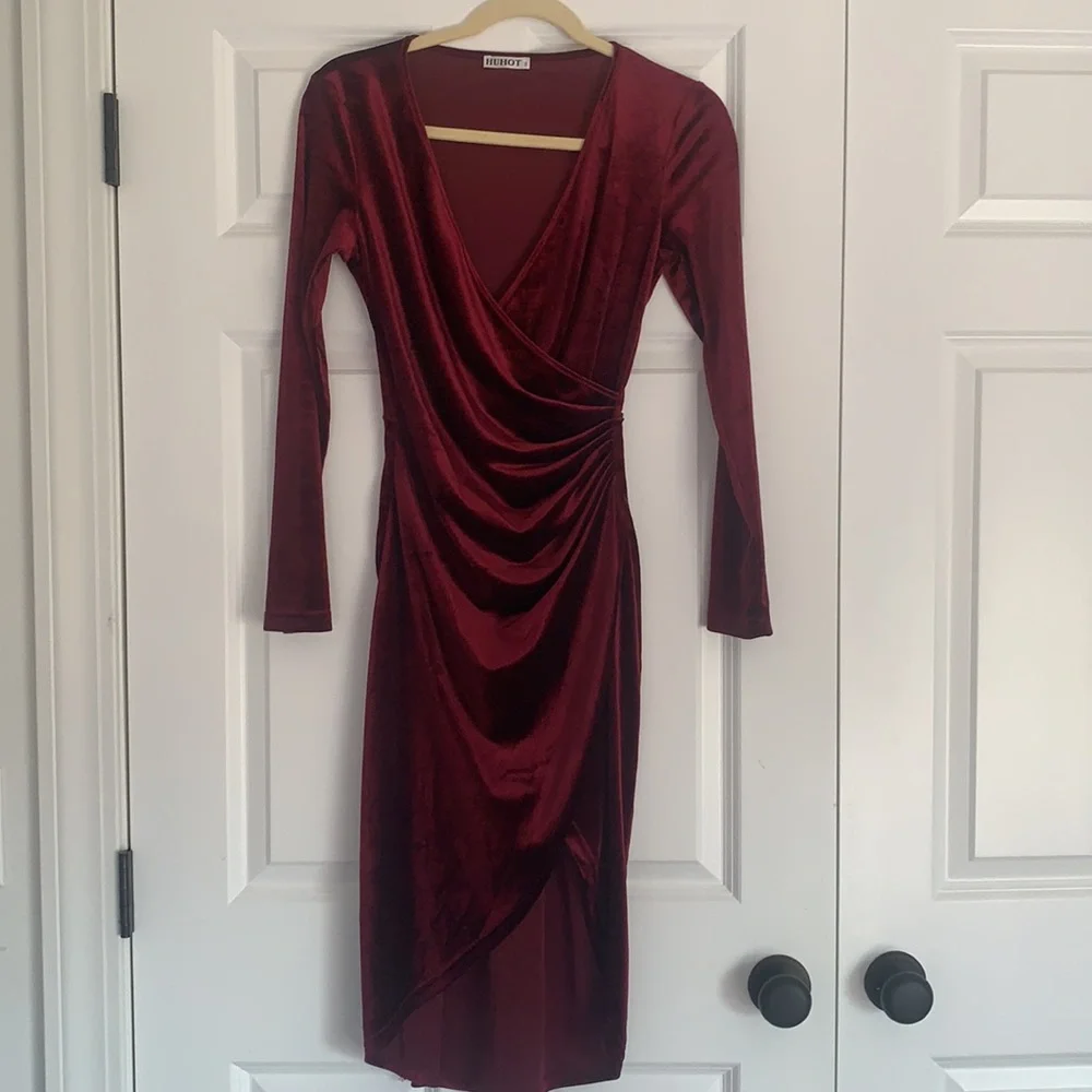 HuHot velvet bodycon ruched cocktail dress - Picture 3 of 5